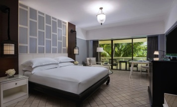 Двухместный номер Superior с видом на море двуспальная кровать в Pullman Phuket Karon Beach Resort ex. Hilton Phuket Arcadia Resort