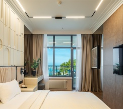 Двухкомнатный LUX с видом на море в Real Apartments Sochi