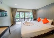 Двухместный номер Comfort с видом на сад двуспальная кровать в J4 Hotel Samui