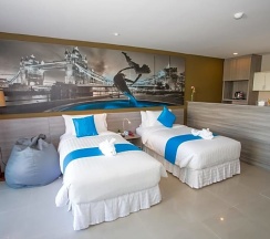 Студия в R-Con Wong Amat Suite
