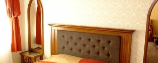 Стандартный двухкомнатный номер с двуспальной кроватью в Камелот