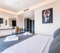 Двухместный номер Standard с балконом двуспальная кровать в Kas Pier Hotel