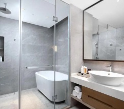 Номер Premium в Holiday Inn & Suites Sanya Yalong Bay