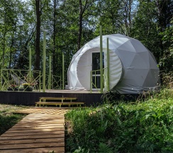 Глэмп в New Riga Village