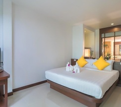 Трёхместный номер Deluxe с балконом в The Briza Beach Resort Khaolak