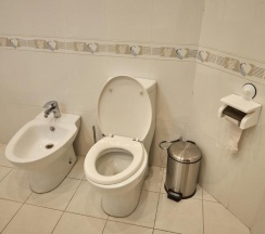 Двухместный номер Deluxe с балконом двуспальная кровать в Queens Hotel