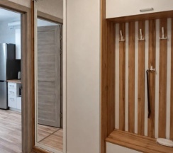 Апартаменты c 1 комнатой с балконом и с красивым видом из окна в Неотель