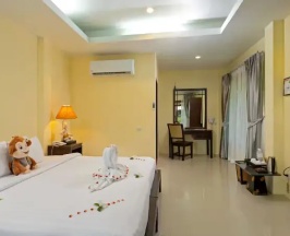 Двухместный номер Deluxe с видом на сад двуспальная кровать в Secret Cliff Resort Phuket
