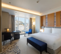 Супериор  c видом на город | 1 большая кровать в Vladivostok Grand Hotel&SPA