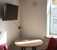 Семейные апартаменты с кухней-гостиной и отдельным входом в Двенадцать