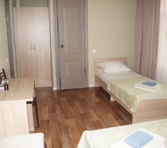 Трёхместный номер Standard с видом на сад в Гранат