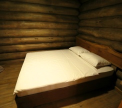 Коттедж с красивым видом из окна в WoodHouse
