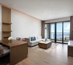 Люкс с 2 комнатами в Holiday Inn & Suites Sanya Yalong Bay