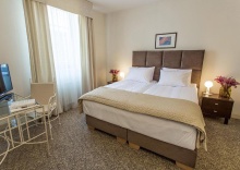 Люкс Ambassador в Mamaison Residence Izabella Budapest