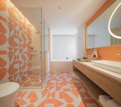 Двухместный семейный люкс Deluxe двуспальная кровать в Centara Karon Resort Phuket