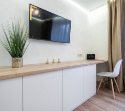 Двухместные апартаменты с балконом и с видом на город двуспальная кровать в Апартаменты с круглосуточным заселением 24/7