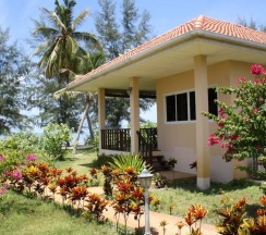 Бунгало Comfort рядом с пляжем в Ao Thai Resort