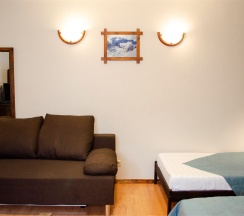 Улучшенный в Альпийский двор