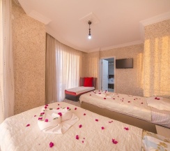 Семейный номер Standard c 1 комнатой с балконом и с видом на море в Milano Beach Family Hotel