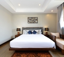 Двухместный люкс Executive с балконом двуспальная кровать в Grand Asoke Suites Boutique Residence