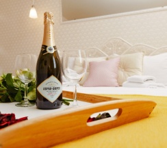 Designer room "Romance" в Melton Hotel
