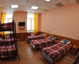 Кровать в 9-местном общем номере #14 в Наш