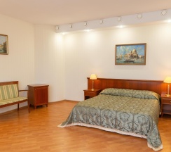 Номер полулюкс премиум в Palace hotel