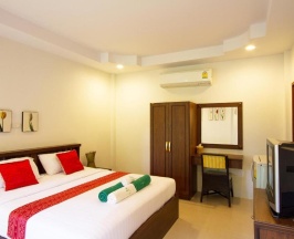 Двухместный номер Deluxe с видом на бассейн двуспальная кровать в The Green Beach Resort