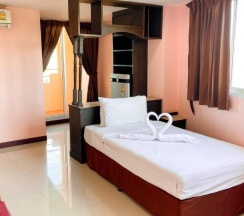 Трёхместный люкс в AA Pattaya Ville