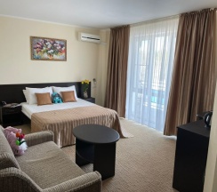 1 комнатный улучшенный в главном корпусе в Ява