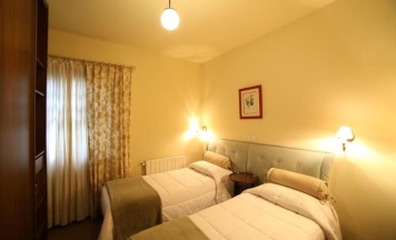 Четырёхместный номер Standard Дуплекс в Europa Hotel