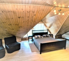 33 - Четырехместный мансардный с прямым видом на море в Азов Инн