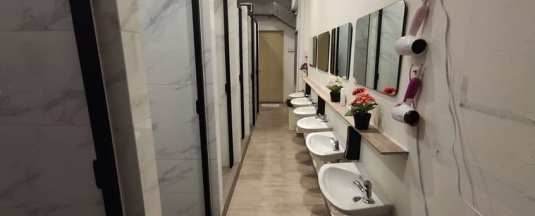 Шестиместный семейный номер Standard в BEAT. Arts Hostel Chinatown