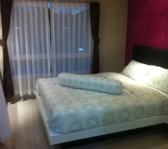 Двухместный номер Standard с балконом двуспальная кровать в The Scene Condo By The Rich