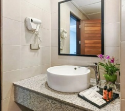 Номер Superior с видом на бассейн в Savotel