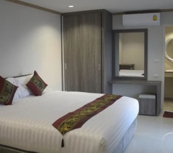 Двухместный номер Standard с балконом и с видом на море двуспальная кровать в Sunlight Hotel
