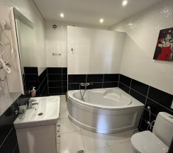 Люкс двухкомнатный с общим балконом вид на море в Дени Дельмар