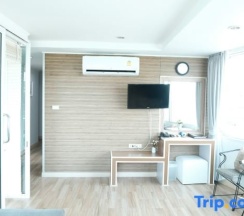 Семейный люкс с 2 комнатами с видом на море в The Beach Front Resort Pattaya  - SHA Plus