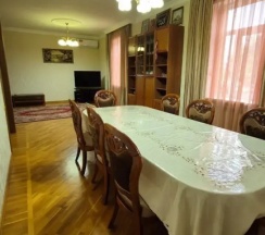 Коттедж с 5 комнатами с балконом и с красивым видом из окна в Коттеджи на Рублевке