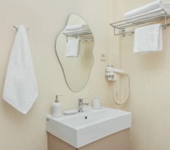 Люкс с 2 комнатами с балконом и с красивым видом из окна в Villa Blanca