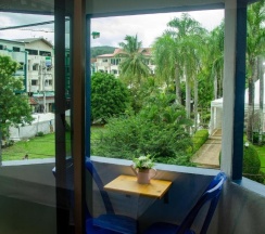 Двухместный номер Deluxe с балконом двуспальная кровать в Allstar Guesthouse