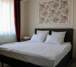 Четырёхместный номер Premium с красивым видом из окна в Golden Park