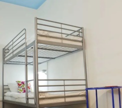 Кровать в общем номере в Warsaw Downtown Hostel