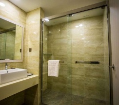 Четырёхместный номер Deluxe в Austin Park Hotel