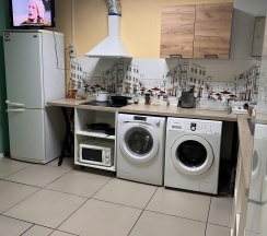 Кровать в 8-местном общем женском номере (без окна) в Сити-В