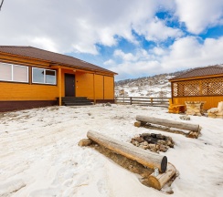 Коттедж с мангальной зоной в Дом на Малом Море