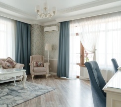 Двухместный люкс Provence №30 с 2 комнатами с балконом и с видом на парк двуспальная кровать в Лель