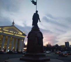 Двухместные апартаменты с красивым видом из окна (двуспальная кровать) в Апартаменты уютные в самом центре города