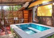 Двухместная вилла Deluxe двуспальная кровать в Home Phutoey River Kwai Hotspring & Nature Resort