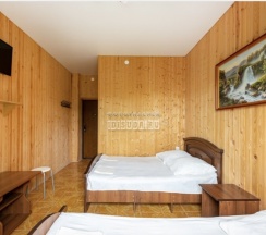 Трёхместный номер Superior с балконом в Mari